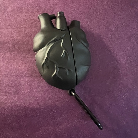 Other - NWOT Black heart AirPods case